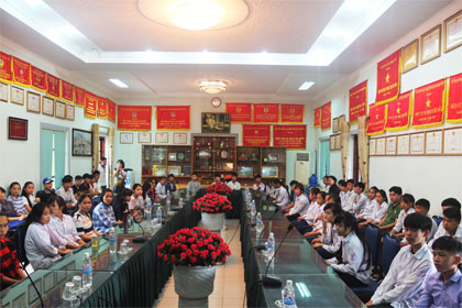 Đoàn cán bộ, giáo viên và học sinh các trường PTDT nội trú Ba Bể và trường THCS bán trú Nam Mẫu tỉnh Bắc Cạn thăm và làm việc với trường CĐ Kinh tế-Tài chính Thái Nguyên